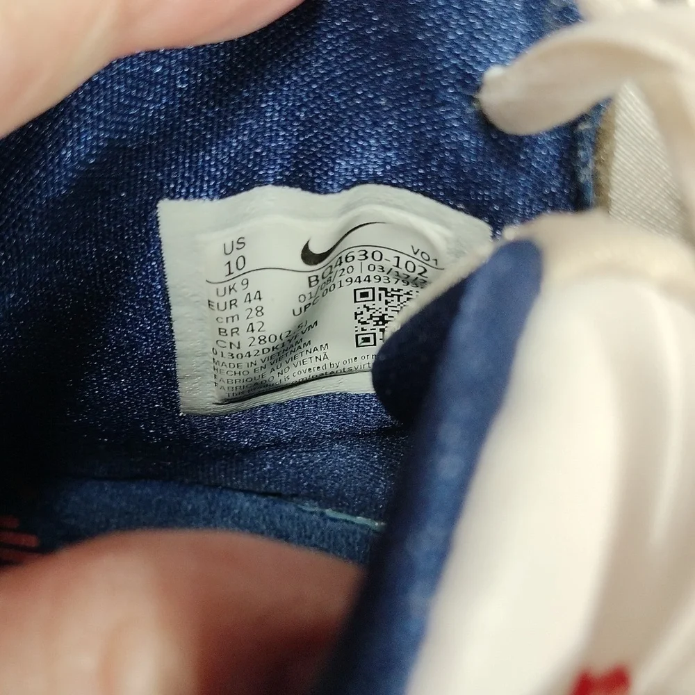 Nike youth shoes size 10